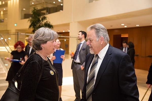 ΦΩΤ-ΜΕ-ΛΙΝΟΥ