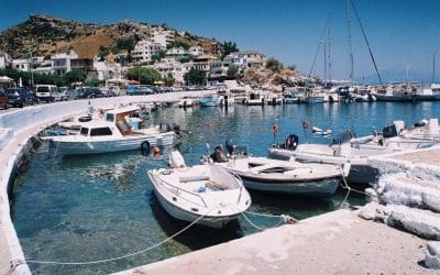 Ικαρία: το νησί της μακροζωίας, των πανηγυριών και των ιαματικών πηγών