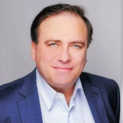 Δεκαπέντε φράσεις του Κυριάκου Μαριδάκη που θα σε κάνουν να δεις τη ζωή αλλιώς