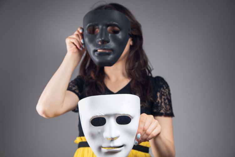 Υποκριτική Κοινωνία