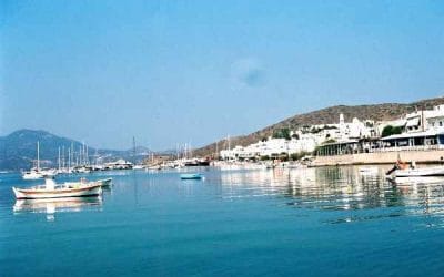 Milos: famous, fairytale and mysterious like Aphrodite, its beaches and Catacombs