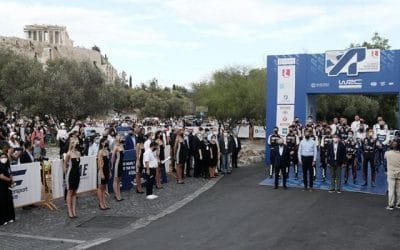 ΕΚΑΝΕ  ΓΚΛΙΤΣΑ ΤΗ ΣΗΜΑΙΑ  ΜΑΣ.. ΚΑΤΩ ΑΠΟ ΤΗΝ ΑΚΡΟΠΟΛΗ