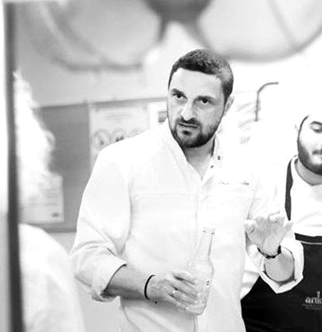 Δημήτρης Κουλλιάς: «Η μαγειρική είναι ανεξάντλητη, είναι η τέχνη που παράγεται παντού και αποτελεί προνόμιο πολιτισμού»