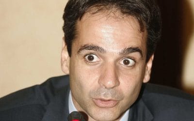 Βρε λες να είναι συμπτωση; Μπααα