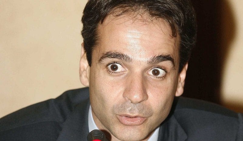 Βρε λες να είναι συμπτωση; Μπααα