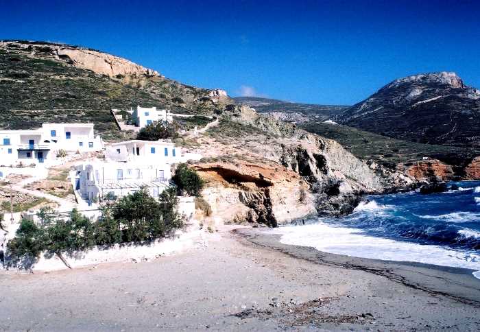 Παραλία Αγκάλη στη  Φολέγανδρο