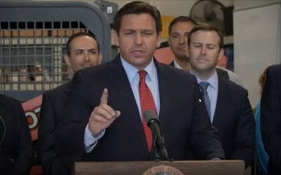 Governor Ron DeSantis: Κανένας δεν θα χάσει τη δουλειά του στη Florida εξαιτίας των εμβολίων