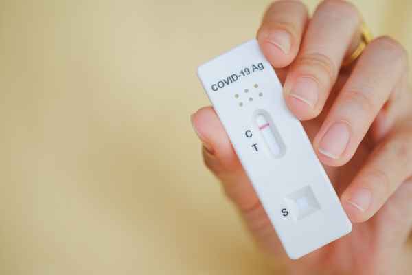Self-tests: Διάθεση για τους μαθητές από τα φαρμακεία από Δευτέρα, 01.11 έως και Σάββατο 06.11
