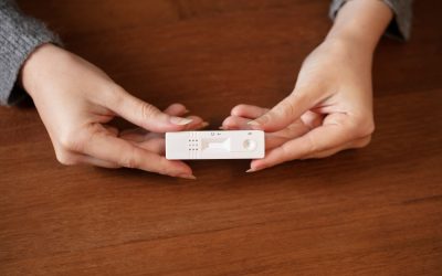 Υπουργός Υγείας: Με self test παιδιά και έφηβοι σε εστιατόρια, κομμωτήρια και λιανεμπόριο