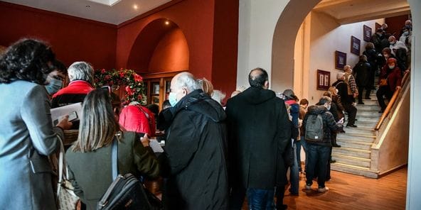 ΓΙΑ ΤΗΝ ΚΑΛΠΗ ΕΙΝΑΙ ΧΡΕΟΣ. ΓΙΑ ΤΗΝ ΠΙΣΤΗ ΚΙΝΔΥΝΟΣ ;;;