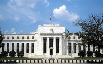 Fed: Tο καταναλωτικό χρέος των ΗΠΑ αυξήθηκε κατά 1 τρισεκατομμύριο δολάρια το 2021, το υψηλότερο επίπεδο από το 2007