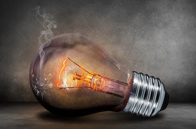 Υπέρογκες αυξήσεις στους λογαριασμούς ηλεκτρικής ενέργειας
