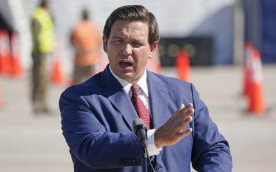Ο DeSantis απαγόρευσε τις διαμαρτυρίες έξω από τα σπίτια στη Φλόριντα