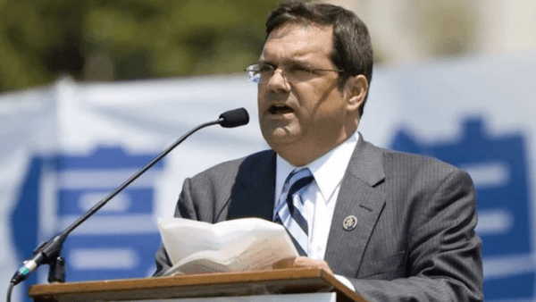 Gus Bilirakis: Σχόλιο για τις τιμές των καυσίμων