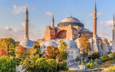 Μαθητές να απαγγέλουν το Κοράνι στην Αγία Σοφία