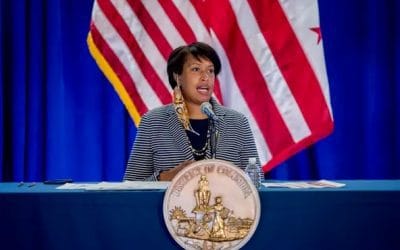 Η δήμαρχος της Ουάσιγκτον ζητά βοήθεια από την Εθνική Φρουρά για την αντιμετώπιση της εισροής παράνομων μεταναστών