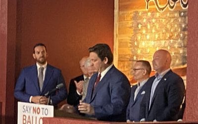 Ο κυβερνήτης DeSantis ανακοινώνει την εκκρεμή σύλληψη 20 για νοθεία ψήφων