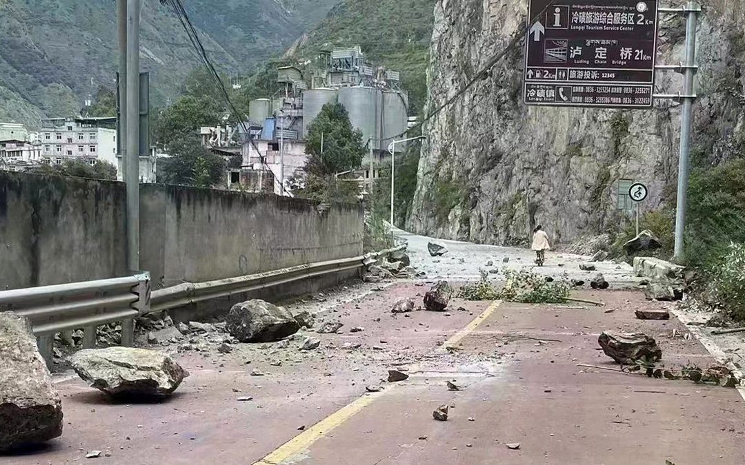 Στους 74 έφτασαν οι νεκροί από τον φονικό σεισμό στην Κίνα