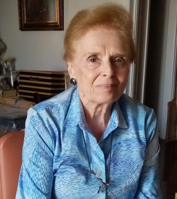 Χριστίνα Μουστακλή: Το Ζην Επικινδύνως και η νεώτερη ελληνική ιστορία σε μια συνέντευξη