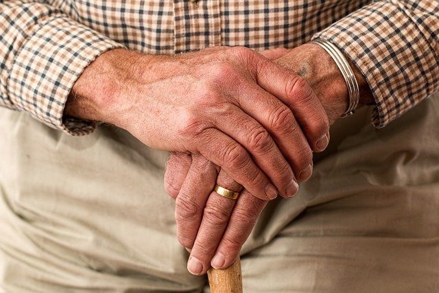 Διαγράφεται το πρόστιμο στους ανεμβολίαστους 60+ που εμβολιάστηκαν