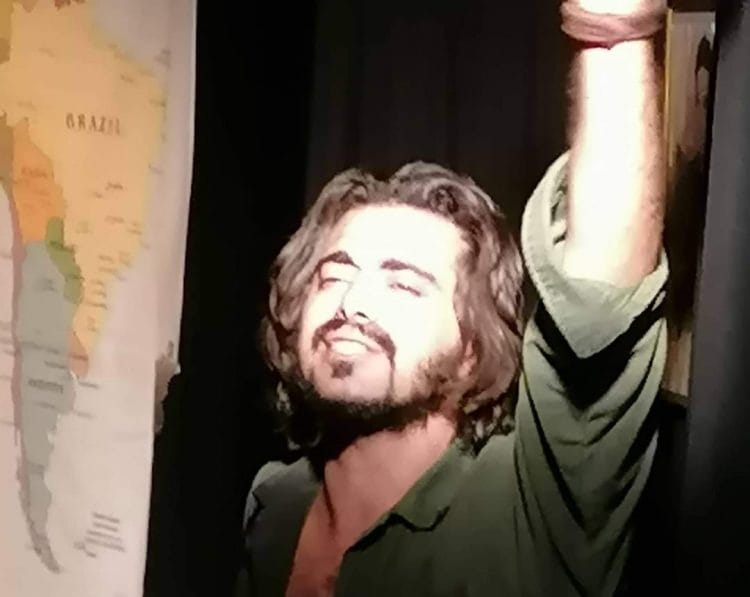 &Tau;&sigma;&epsilon; &Gamma;&kappa;&epsilon;&beta;ά&rho;&alpha;