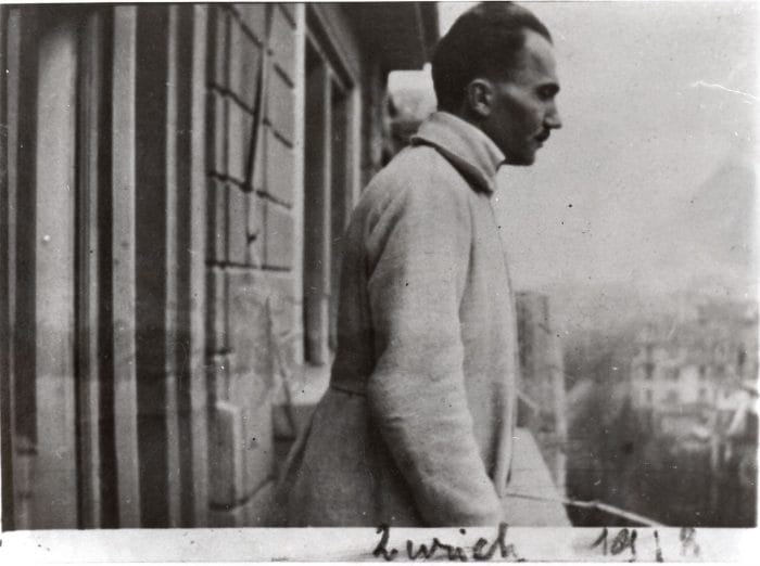 &beta;&iota;&beta;&lambda;ί&omicron; &tau;&omicron;&upsilon; &Nu;ί&kappa;&omicron;&upsilon; &Kappa;&alpha;&zeta;&alpha;&nu;&tau;&zeta;ά&kappa;&eta;