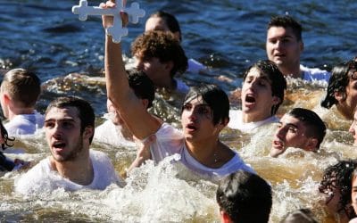 Ένας νεαρός 16 ετών έπιασε τον Σταυρό στο Tarpon Springs