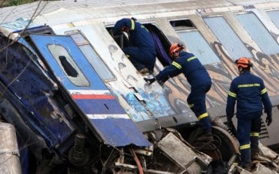 Δυστύχημα στα Τέμπη: Πώς γίνεται διαχειρίσιμη η απώλεια και το βαρύ πένθος;