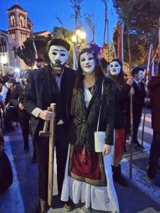 Αρχοντοχωριάτες Γκαβόγιαννος και Μαριγώ στους Δελφούς 1