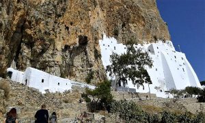 Η εμβληματική Ιερά Μονή Χοζοβιωτίσσης Αμοργού