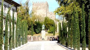 Η πόλη Guimaraes και το Κάστρο της στη Βόρεια Πορτογαλία