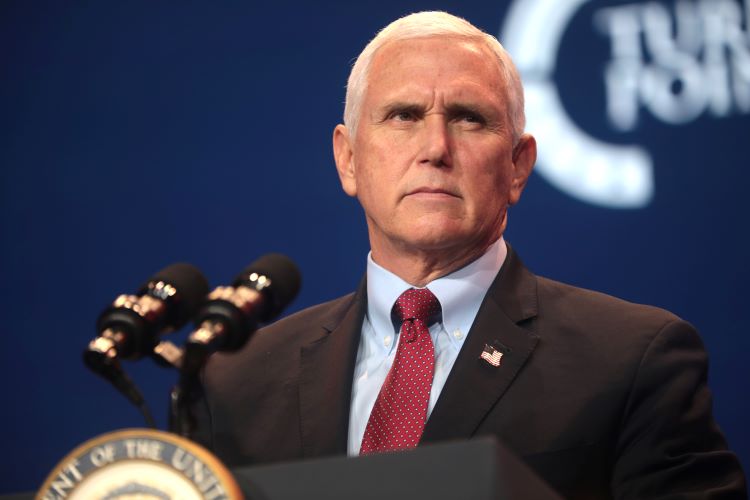 Ο Mike Pence κατέθεσε έγγραφα για να μπει στον Προεδρικό αγώνα του 2024