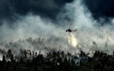 Και ανθρώπινα θύματα στα πεδία της φωτιάς – Κατέπεσε Καναντέρ – Νεκροί οι δύο χειριστές