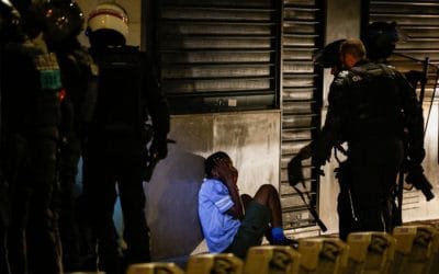 Χωρίς τέλος οι ταραχές στην Γαλλία – χιλιάδες κόσμου στην κηδεία του Ναέλ – Συστάσεις και ευθύνες στους γονείς των παιδιών που διαδηλώνουν