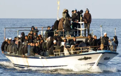 Γέμισε η Λαμπεντούζα πρόσφυγες – περισσότεροι και από τους μόνιμους κατοίκους του νησιού