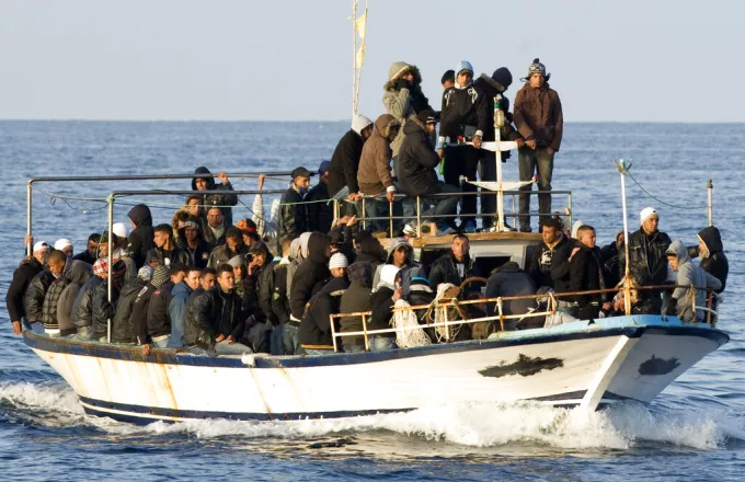 Γέμισε η Λαμπεντούζα πρόσφυγες – περισσότεροι και από τους μόνιμους κατοίκους του νησιού