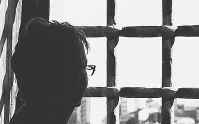 Κι ας είναι οι φυλακές γεμάτες