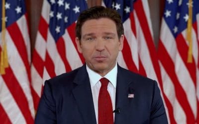 Ο DeSantis αποχωρεί από την προεδρική κούρσα, υποστηρίζει τον Τραμπ