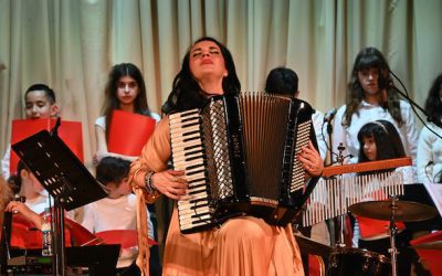 Άρωμα γυναίκας στον κατάμεστο Φ.Σ. «Παρνασσός» με τη μουσικοσυνθέτη Ζωή Τηγανούρια και την ερμηνεύτρια  Ηλέκτρα