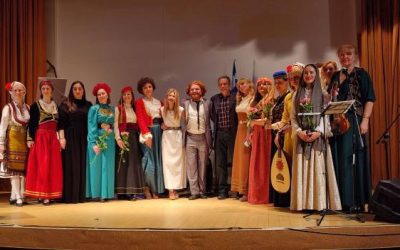 Συναυλία-Παράσταση ΕΛΛΗΝΙΔΑ – ΓΕΝΝΗΘΗΚΕΣ ΓΙΑ ΝΑ ΦΛΟΓΙΖΕΙΣ ΚΑΡΔΙΕΣ…