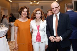 4 Dr. INA WEINRAUTNER ΜΑΡΙΑ ΠΑΠΑΛΑΜΠΡΟΥ AMBASSADOR ANDREAS KINDL 1