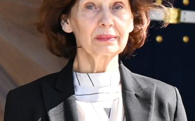Η Αλλαγή στην Πολιτική Ατμόσφαιρα των Σκοπίων: Η Πρόεδρος ορκίζεται να ονομάσει τη χώρα “Μακεδονία”