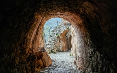 Άσμα Πένθιμο για την Κύπρο μας. «Στα ματωμένα χώματα»