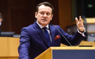 Tο παραδόξο της μεταναστευτικής πολιτικής: Η προοπτική του Dominik Tarczyński και η σύγκριση Ελλάδας και Γαλλίας