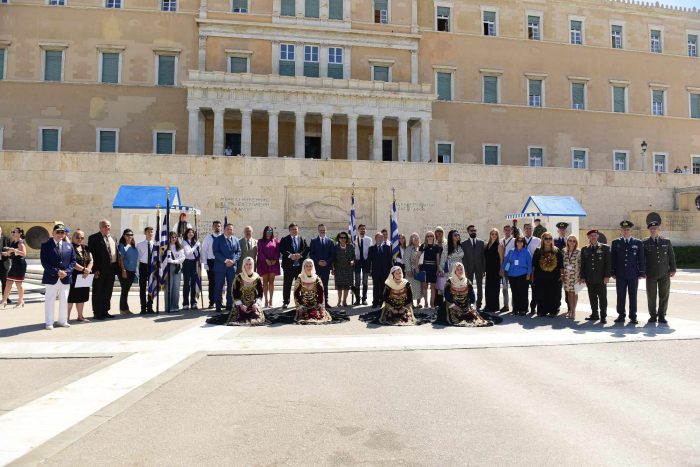 &Sigma;&Alpha;&Lambda;&Alpha;&Mu;&Iota;&Nu;&Iota;&Alpha; 2024: &Pi;&alpha;&gamma;&kappa;ό&sigma;&mu;&iota;&omicron; &pi;&rho;&omicron;&sigma;&kappa;ύ&nu;&eta;&mu;&alpha; &Tau;&iota;&mu;ή&sigmaf; & &Mu;&nu;ή&mu;&eta;&sigmaf; &sigma;&tau;&omicron; &Mu;&nu;&eta;&mu;&epsilon;ί&omicron; &tau;&omicron;&upsilon; &Alpha;&gamma;&nu;ώ&sigma;&tau;&omicron;&upsilon; &Sigma;&tau;&rho;&alpha;&tau;&iota;ώ&tau;&eta;