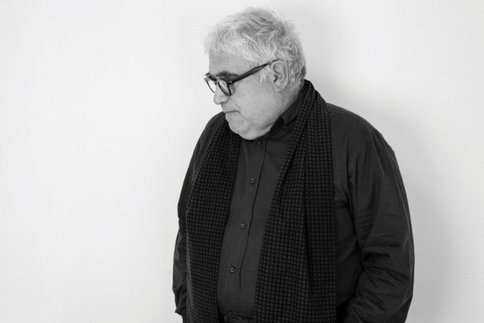 &Tau;&Omicron; &Theta;&Epsilon;&Alpha;&Tau;&Rho;&Omicron; &Pi;&Alpha;&Epsilon;&Iota; &Sigma;&Tau;&Omicron;&Upsilon;&Sigma; &Theta;&Epsilon;&Alpha;&Tau;&Epsilon;&Sigma;: &laquo;&Tau;&Sigma;&Alpha;&Pi;&Alpha;&Tau;&Sigma;&Omicron;&Upsilon;&Lambda;&Iota;&Epsilon;&Sigma;&raquo;