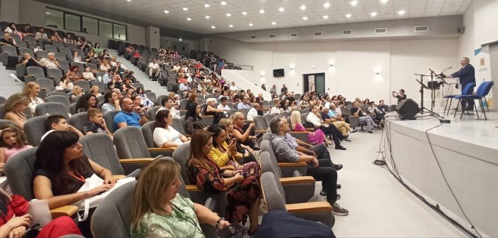 &Tau;&omicron; &epsilon;&mu;&beta;&lambda;&eta;&mu;&alpha;&tau;&iota;&kappa;ό &kappa;&alpha;&iota; &upsilon;&psi;&eta;&lambda;&omicron;ύ &epsilon;&pi;&iota;&sigma;&tau;&eta;&mu;&omicron;&nu;&iota;&kappa;&omicron;ύ &epsilon;&pi;&iota;&pi;έ&delta;&omicron;&upsilon; 6&omicron; &Delta;&iota;&epsilon;&theta;&nu;έ&sigmaf; &Sigma;&upsilon;&nu;έ&delta;&rho;&iota;&omicron; &Delta;&eta;&mu;&iota;&omicron;&upsilon;&rho;&gamma;&iota;&kappa;ή&sigmaf; &Gamma;&rho;&alpha;&phi;ή&sigmaf; &omicron;&lambda;&omicron;&kappa;&lambda;ή&rho;&omega;&sigma;&epsilon; &mu;&epsilon; &epsilon;&pi;&iota;&tau;&upsilon;&chi;ί&alpha; &tau;&omicron;&nu; &kappa;ύ&kappa;&lambda;&omicron; &tau;&omega;&nu; &epsilon;&rho;&gamma;&alpha;&sigma;&iota;ώ&nu; &tau;&omicron;&upsilon; &sigma;&tau;&eta;&nu; &Kappa;&omicron;&zeta;ά&nu;&eta;