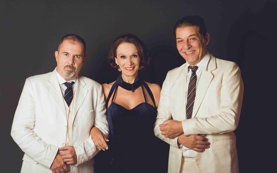 ΔΥΟ ΠΑΡΑΣΤΑΣΕΙΣ ΤΟΥ ΠΙΡΑΝΤΕΛΛΟ ΜΕ ΕΝΑ ΕΙΣΙΤΗΡΙΟ ΣΤΟ ΔΙΑΧΡΟΝΟ ΘΕΑΤΡΟ ΑΠΟ ΤΟΝ ΦΕΒΡΟΥΑΡΙΟ