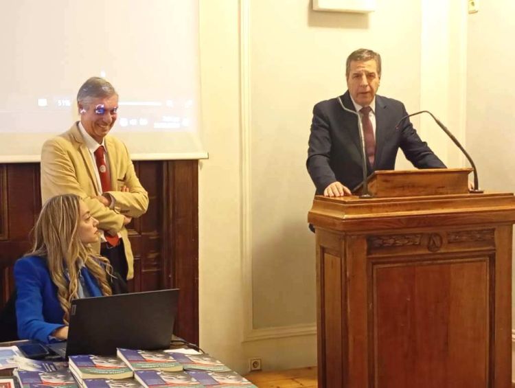 Στιγμές από την παρουσίαση του νέου βιβλίου για τον Νέλσονα Μαντέλα του Δρα Σταματίου Γεωργούλη από τις εκδόσεις 