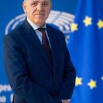 <a href="https://www.greekradiofl.com/author/k-mavridis/" target="_self">Κώστας Μαυρίδης</a>